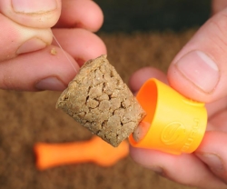 Форма для пелетса + голка Guru Pellet Cones