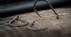 Карпові гачки Неш Пінпоінт Клау Хукс Pink Claw Hooks Red/Micro Barbed size 7 10шт 