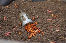 Кормушка клетка Matrix Bell Feeders Medium 40g 1шт