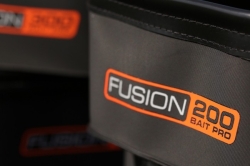 Кейс + контейнер для прикормки Guru Fusion 300 Bait Pro Case 18x18x9см набор