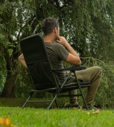 Кресло с подлокотниками Solar Undercover Green Recliner Chair 52x50x85cm 1шт