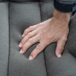 Крісло з підлокітниками Avid Carp Benchmark Memory Foam Recliner 