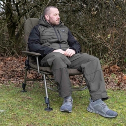 Крісло з підлокітниками Avid Carp Benchmark Memory Foam Recliner 