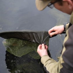 Накидка на голову подсака Korum Recovery Net Cover