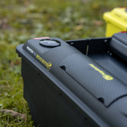 Кораблик с эхолотон Ridge Monkey Hunter 750 Bait Boat Echo Edition
