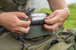 Кейс с баночками для дипования Korum Progress EVA Hookbait Pouch 6 Tub
