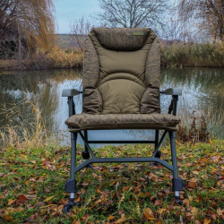 Кресло с подлокотниками Carp Academy Giant Camou Chair