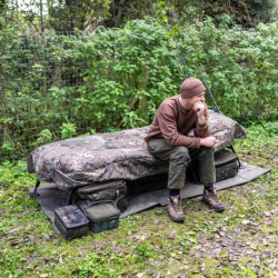 Накидка на кровать Nash Indulgence Waterproof Bedchair Cover Camo Wide 1шт