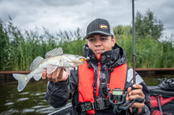 Силіконова приманка Rage Slick Shad Loaded UV Lemon Tiger 9cm 2/0 7g 1шт