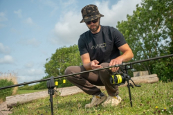 Футболка Avid Carp Compound T-Shirt Black XXL 1шт