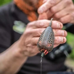 Кормушка для опарыша Korum Grub Feeder 60g