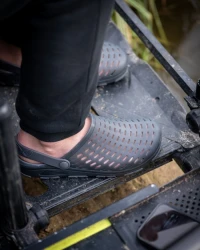 Тапочки Matrix Clogs Black Size 7 / 41